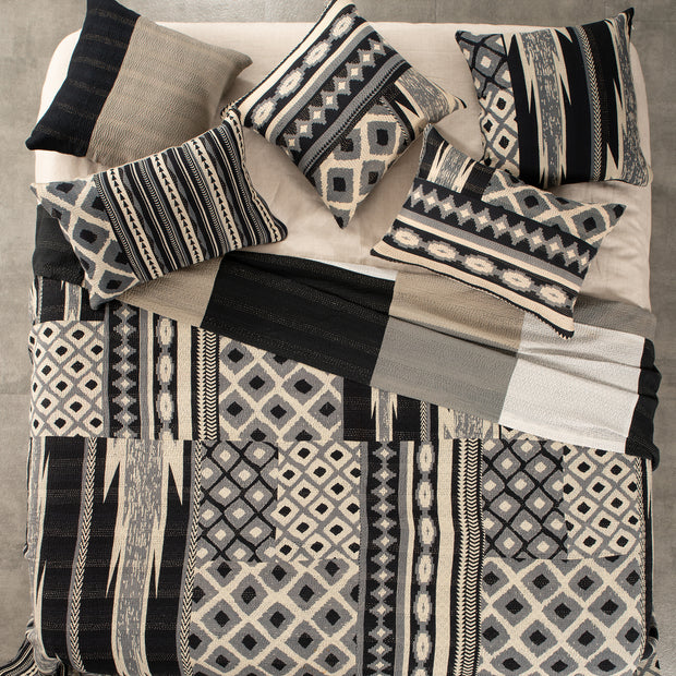 Monotone Ikat Handmade Vintage Kantha Quilt - Monotone Black